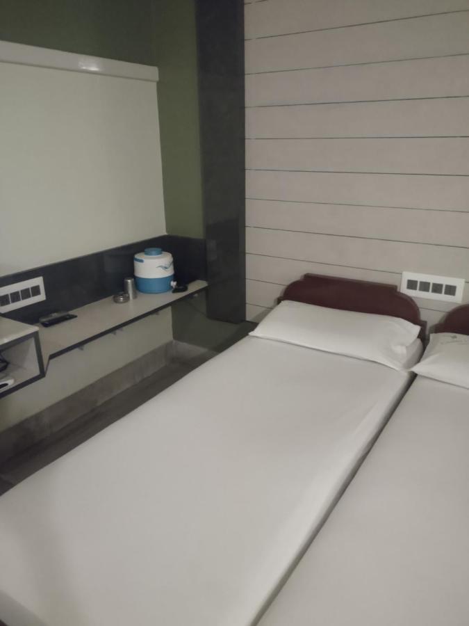 Krishna Lodge Tiruchirappalli Ngoại thất bức ảnh