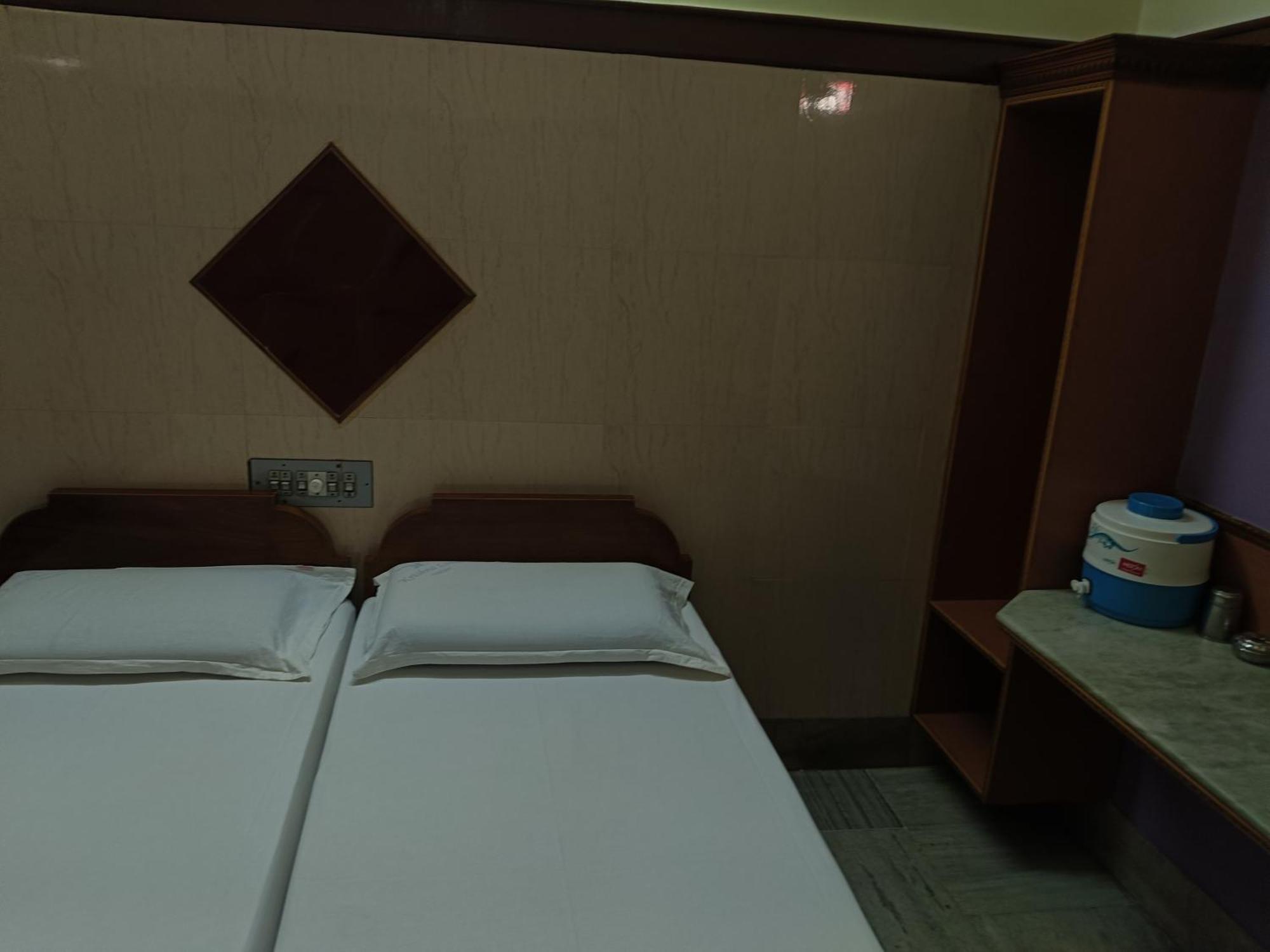 Krishna Lodge Tiruchirappalli Ngoại thất bức ảnh