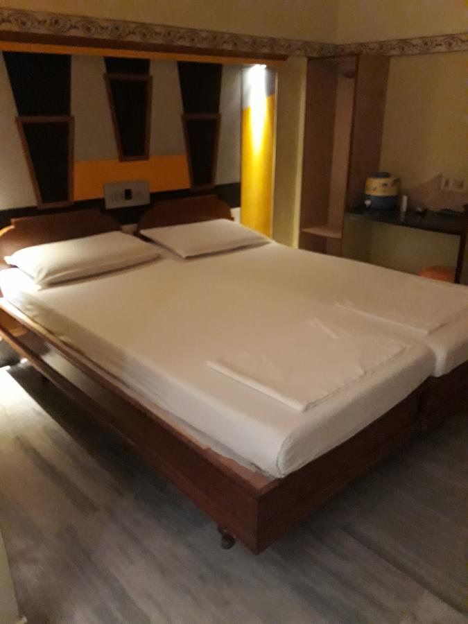 Krishna Lodge Tiruchirappalli Ngoại thất bức ảnh