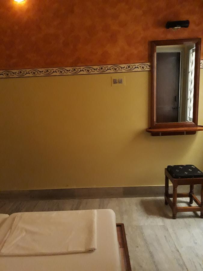 Krishna Lodge Tiruchirappalli Ngoại thất bức ảnh