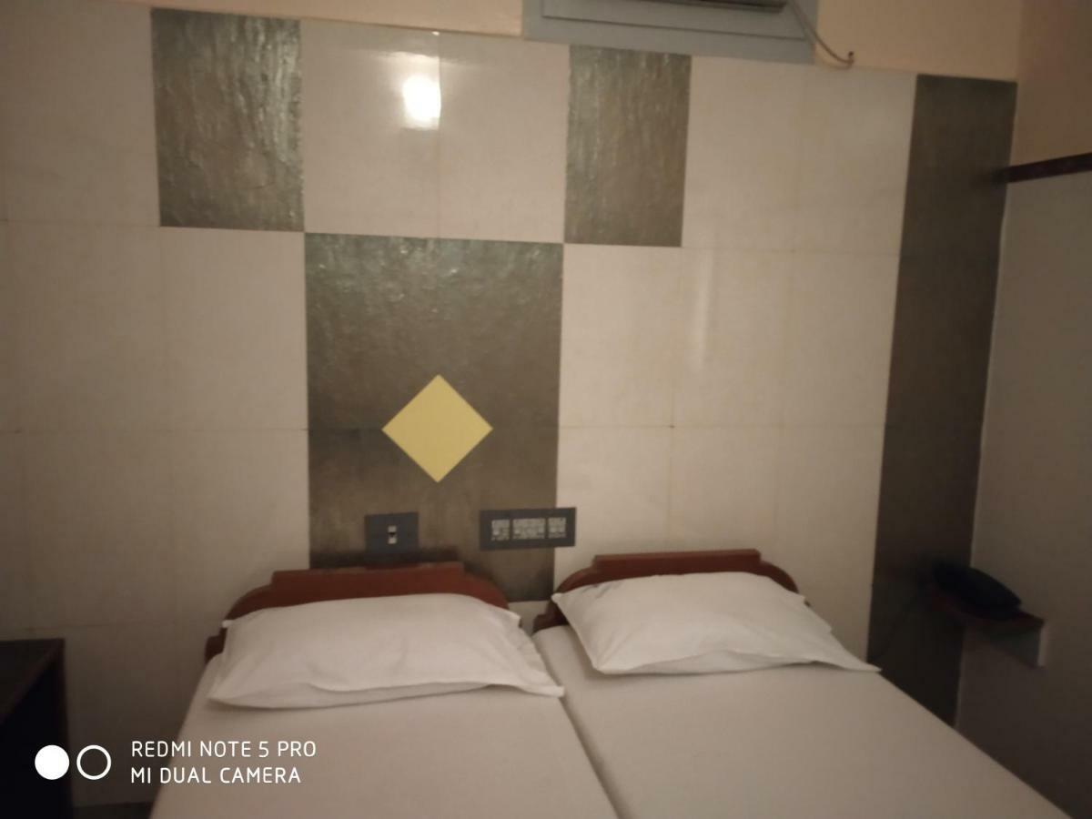 Krishna Lodge Tiruchirappalli Ngoại thất bức ảnh