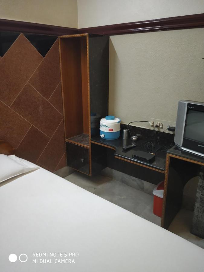 Krishna Lodge Tiruchirappalli Ngoại thất bức ảnh